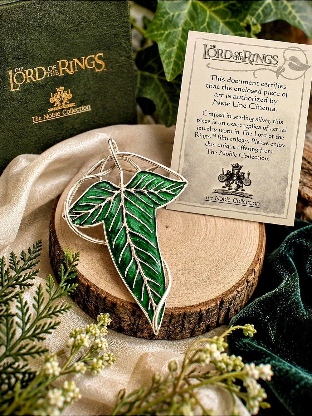 The ORIGINAL Lord of the Rings The Noble Collection Elven leaf brooch Green Leaf